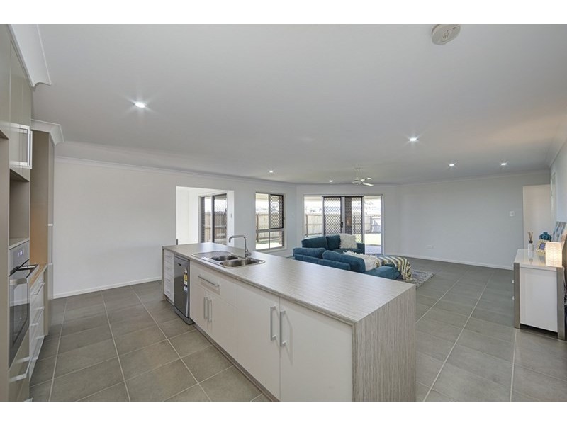 31 Mountney Street, Avoca QLD 4670