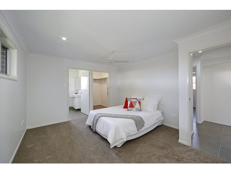 31 Mountney Street, Avoca QLD 4670