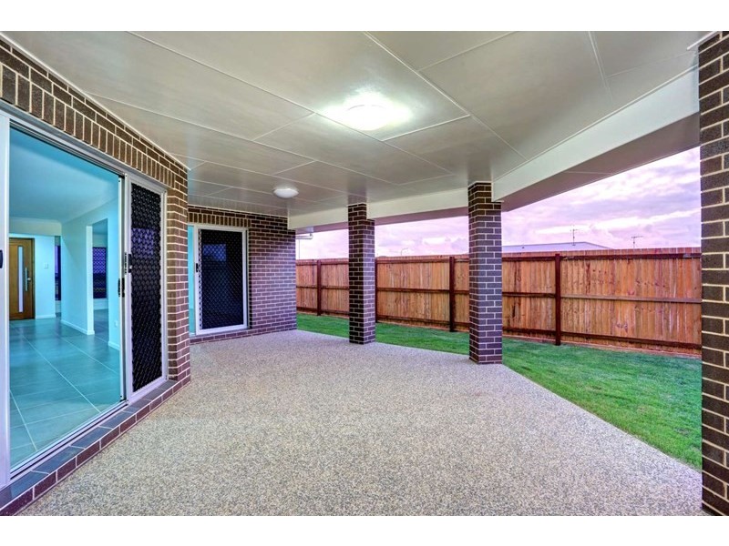 31 Mountney Street, Avoca QLD 4670