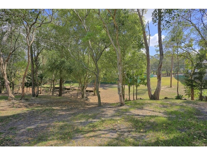 15 Samuels Road, Branyan QLD 4670