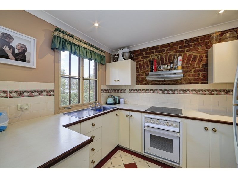 18 Mott Street, Avoca QLD 4670