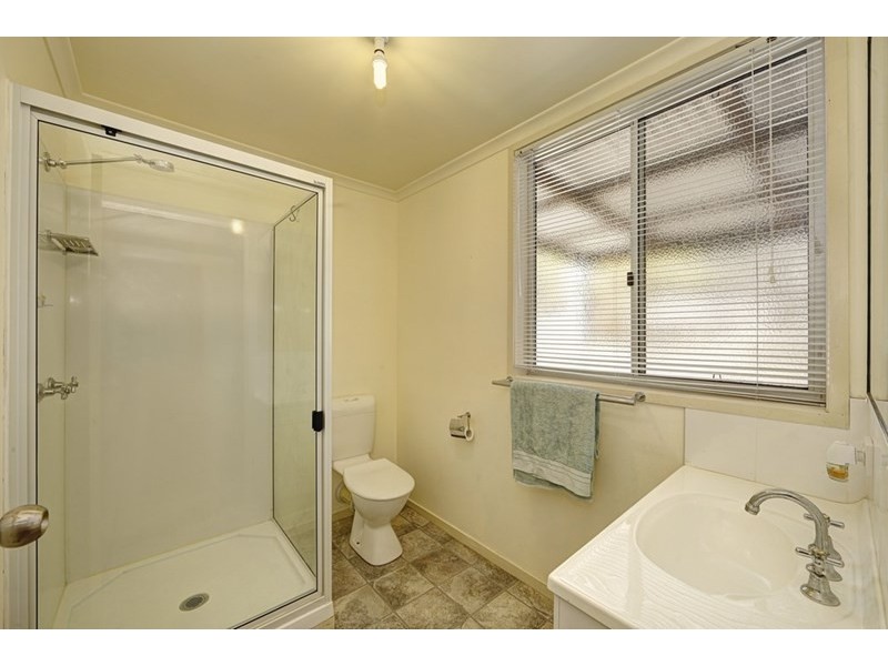 10 Louise Court, Branyan QLD 4670