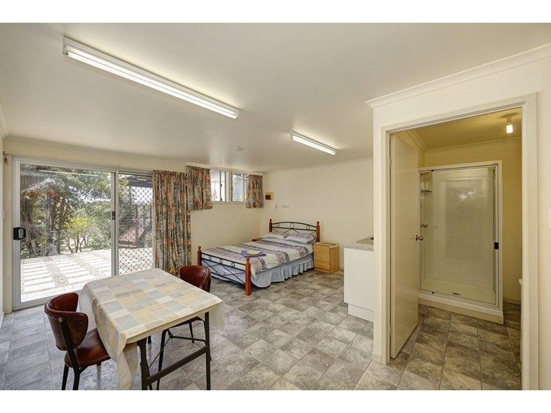 10 Louise Court, Branyan QLD 4670