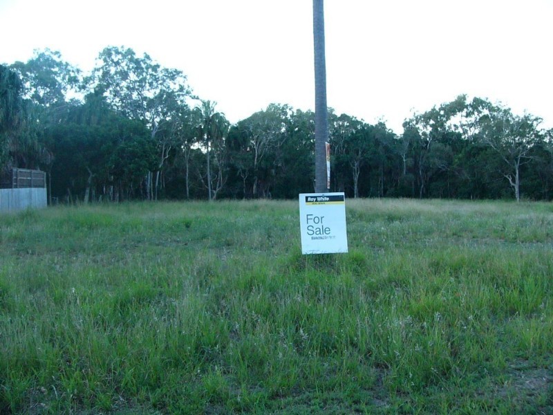 Moore Park Beach QLD 4670