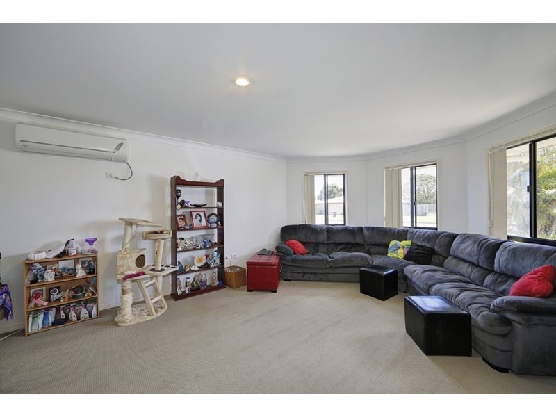 9 Broadmeadow Avenue, Thabeban QLD 4670