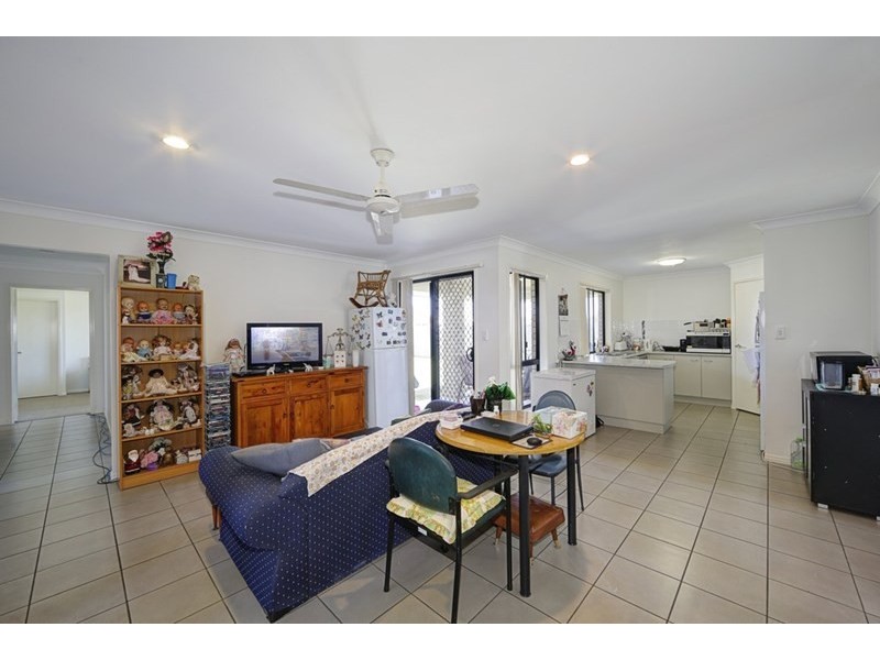 9 Broadmeadow Avenue, Thabeban QLD 4670