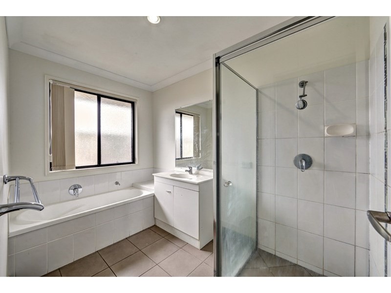 9 Broadmeadow Avenue, Thabeban QLD 4670