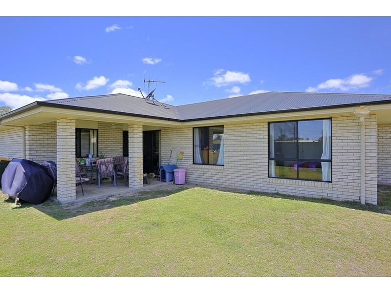 9 Broadmeadow Avenue, Thabeban QLD 4670