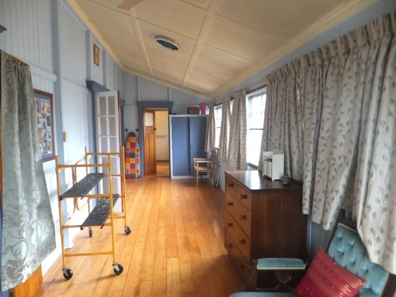 9 Macrossan Street, Childers QLD 4660