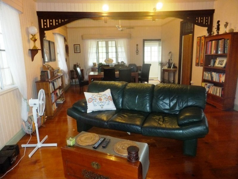 9 Macrossan Street, Childers QLD 4660