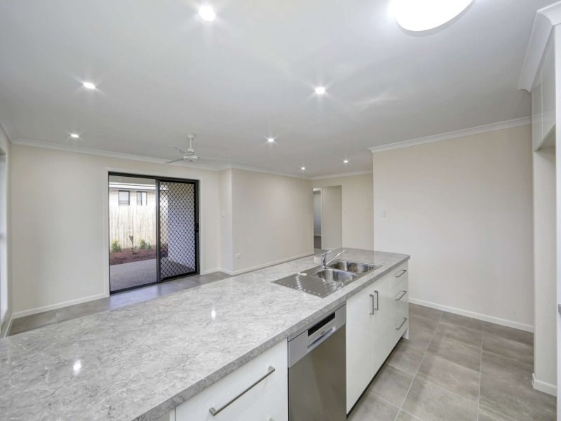 1/1 Alison Street, Kalkie QLD 4670