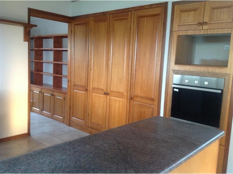 Avenell Heights QLD 4670