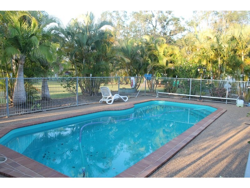 18 Park Estate Drive, Branyan QLD 4670