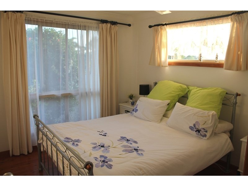 18 Park Estate Drive, Branyan QLD 4670