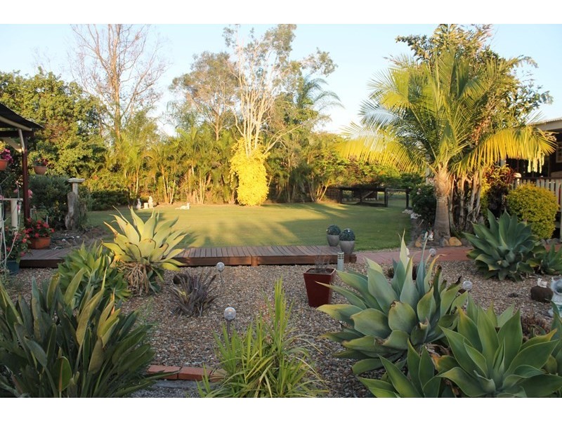 18 Park Estate Drive, Branyan QLD 4670