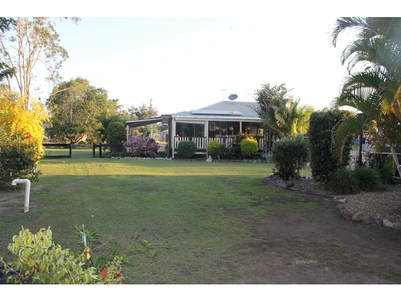 18 Park Estate Drive, Branyan QLD 4670