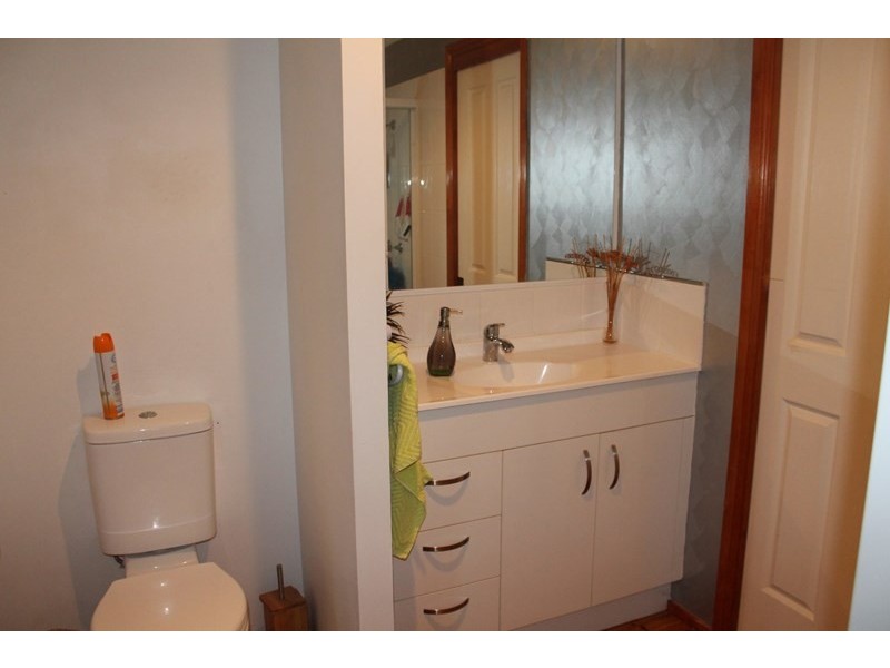 18 Park Estate Drive, Branyan QLD 4670