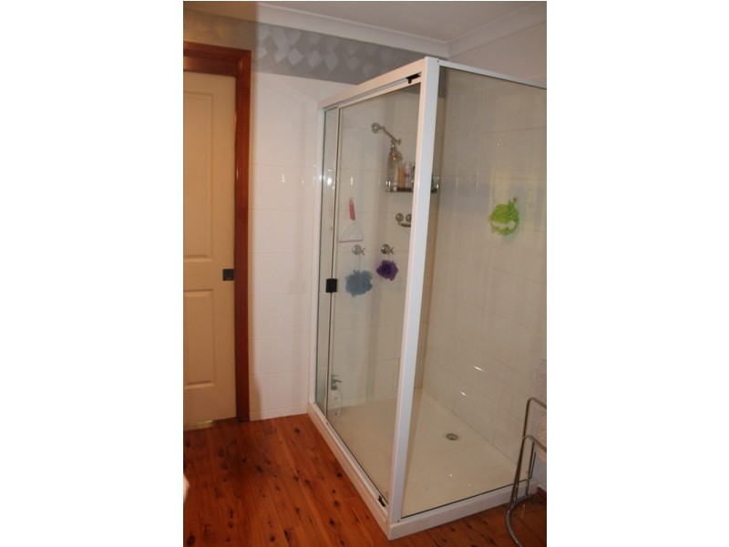 18 Park Estate Drive, Branyan QLD 4670