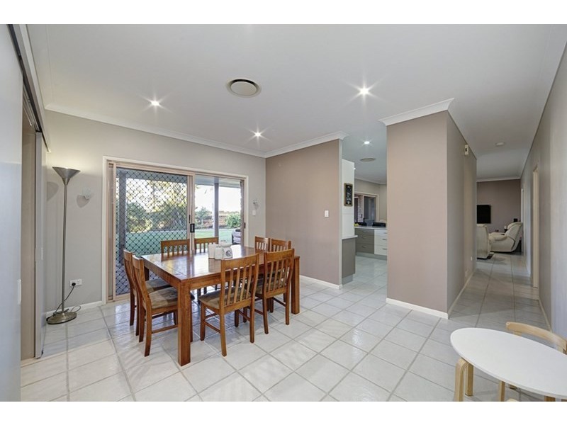 16 Marquis Court, Avenell Heights QLD 4670