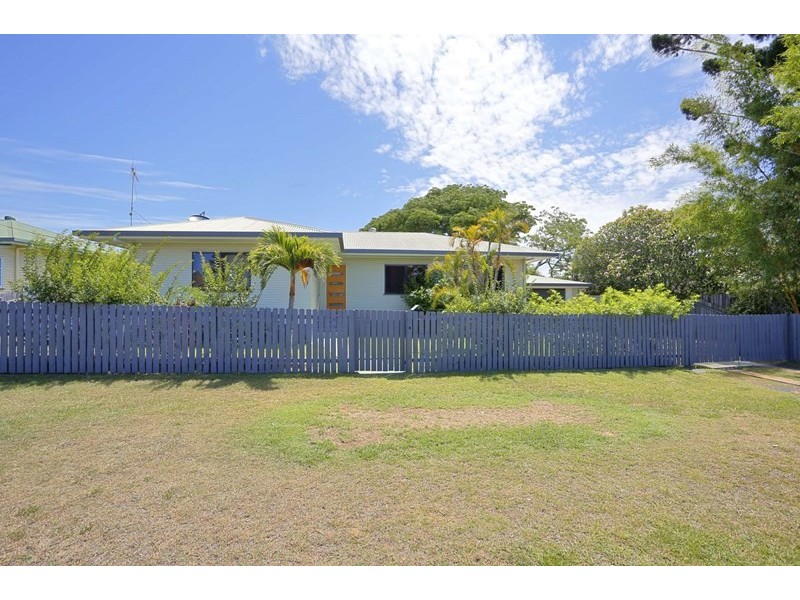 98 Elliott Heads Road, Avenell Heights QLD 4670