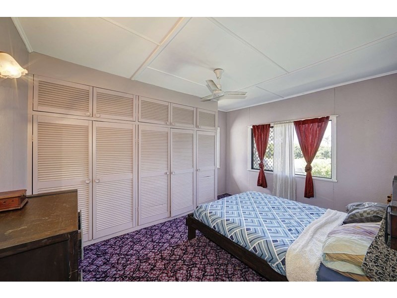 98 Elliott Heads Road, Avenell Heights QLD 4670