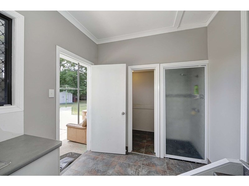 98 Elliott Heads Road, Avenell Heights QLD 4670