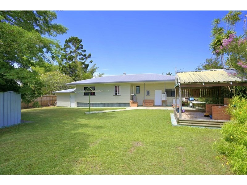 98 Elliott Heads Road, Avenell Heights QLD 4670