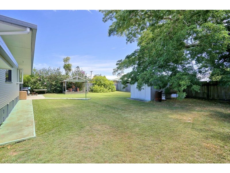 98 Elliott Heads Road, Avenell Heights QLD 4670