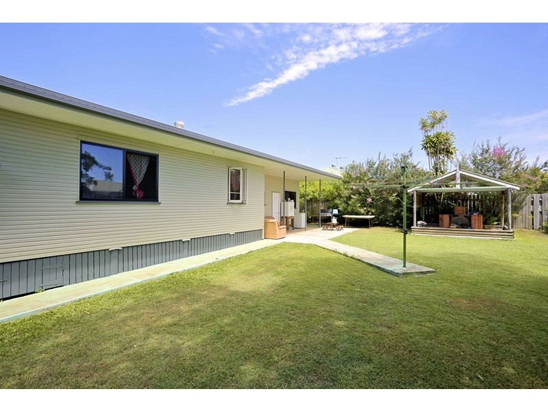 98 Elliott Heads Road, Avenell Heights QLD 4670