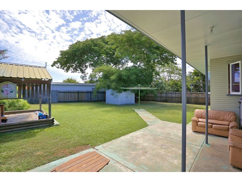 98 Elliott Heads Road, Avenell Heights QLD 4670