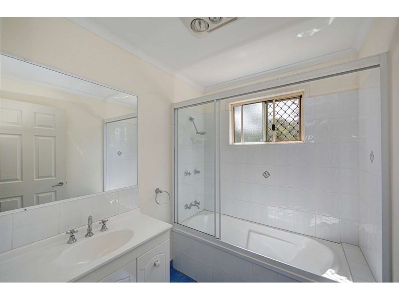 36 Pharlap Parade, Branyan QLD 4670