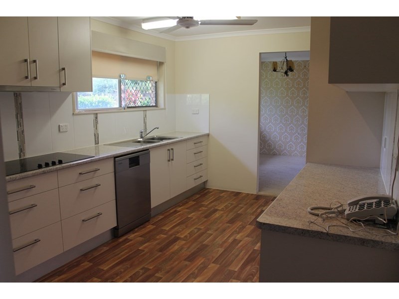 6 The Broadway, Avoca QLD 4670