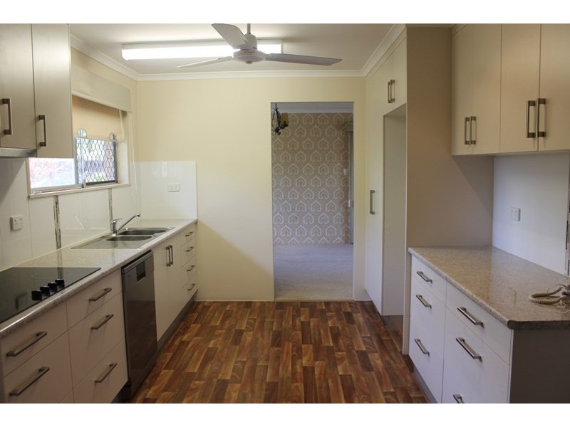 6 The Broadway, Avoca QLD 4670