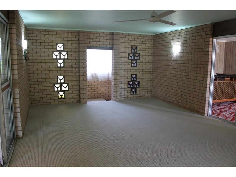 6 The Broadway, Avoca QLD 4670