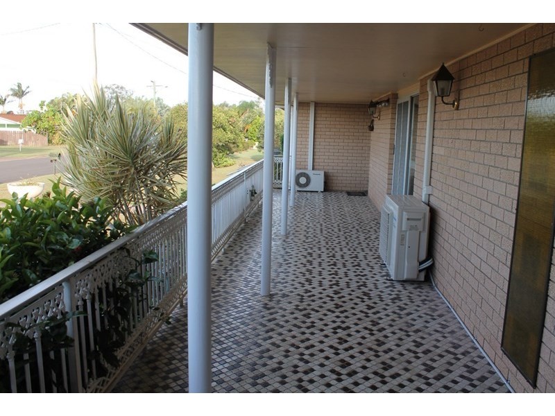 6 The Broadway, Avoca QLD 4670