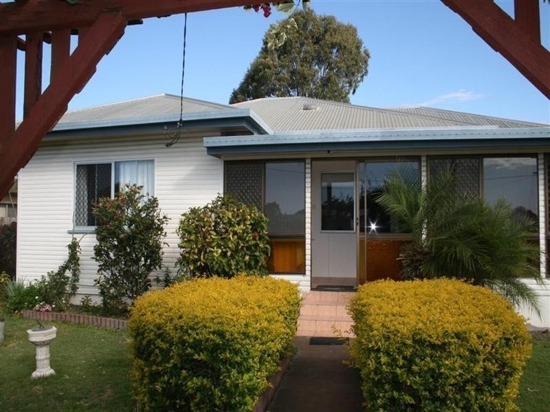 1 Hay Street East, Avenell Heights QLD 4670