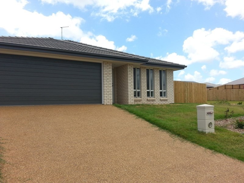 1 Jeune Court, Branyan QLD 4670