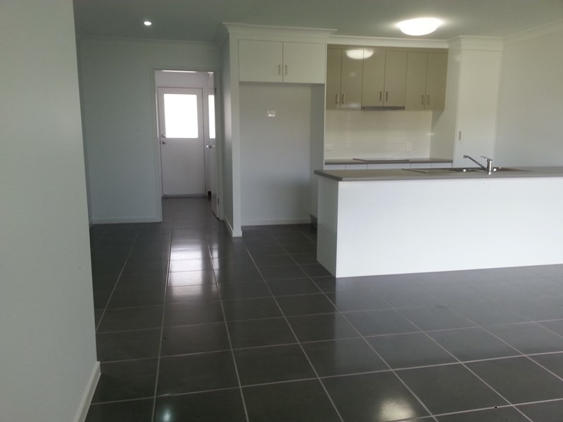 1 Jeune Court, Branyan QLD 4670