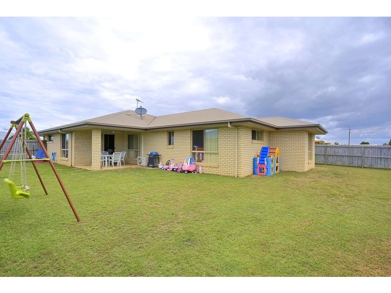 5 Blake Court, Thabeban QLD 4670