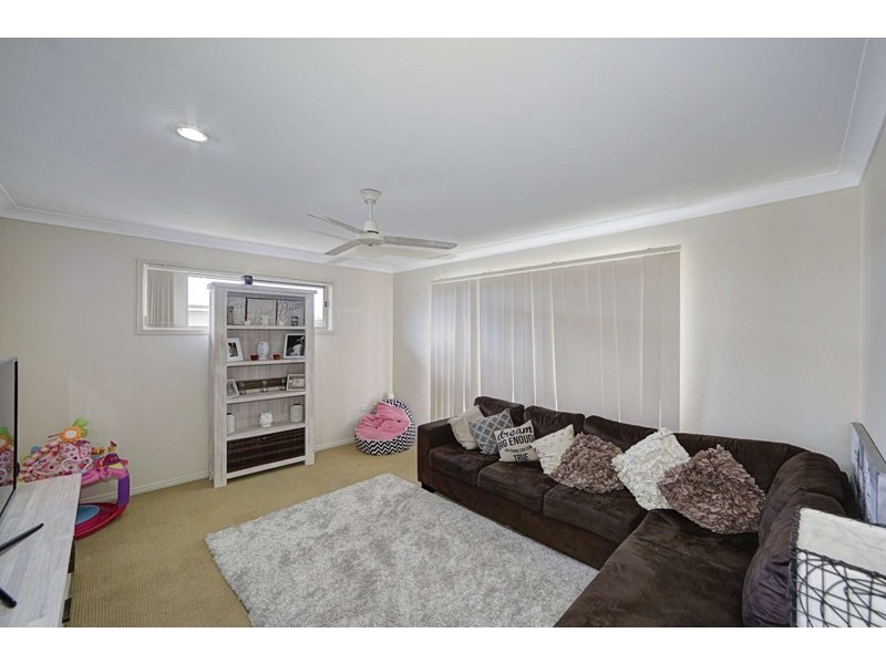 5 Blake Court, Thabeban QLD 4670