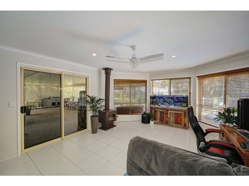 1 Louise Court, Branyan QLD 4670