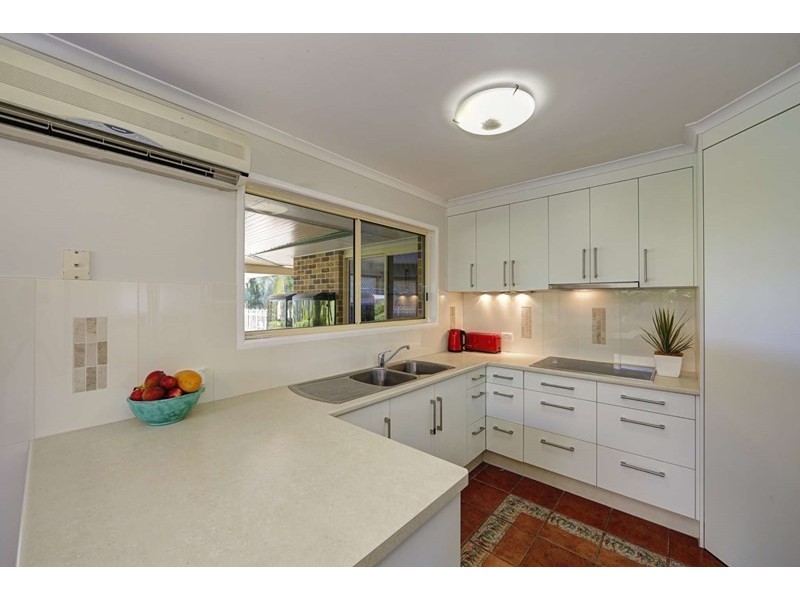 1 Louise Court, Branyan QLD 4670