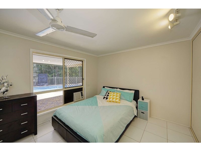 1 Louise Court, Branyan QLD 4670