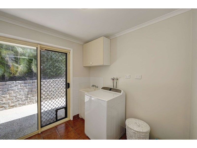 1 Louise Court, Branyan QLD 4670