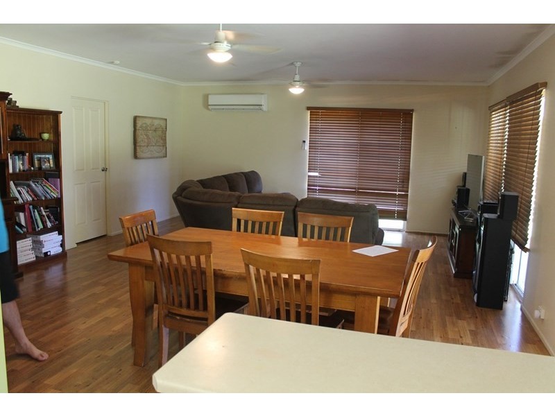 35 Robin Close, Moore Park Beach QLD 4670