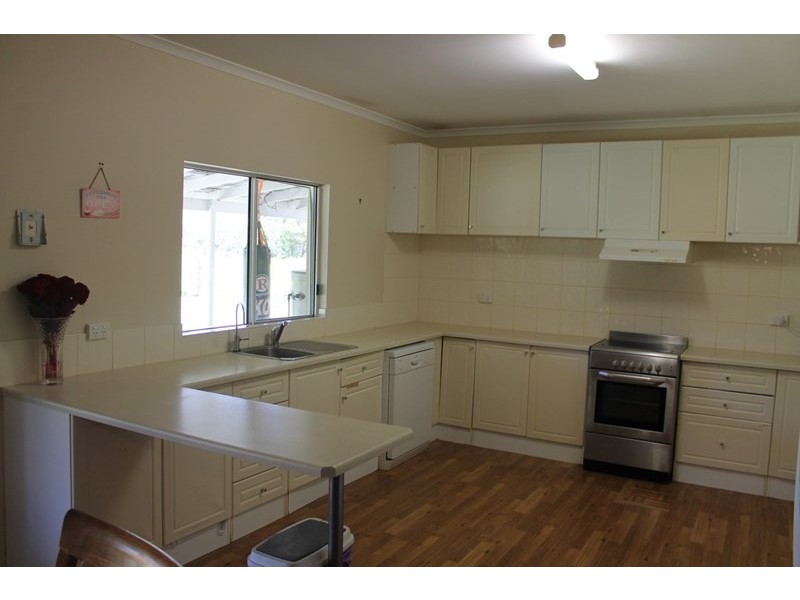 35 Robin Close, Moore Park Beach QLD 4670