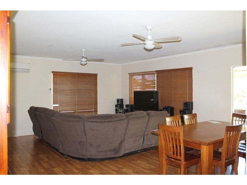 35 Robin Close, Moore Park Beach QLD 4670