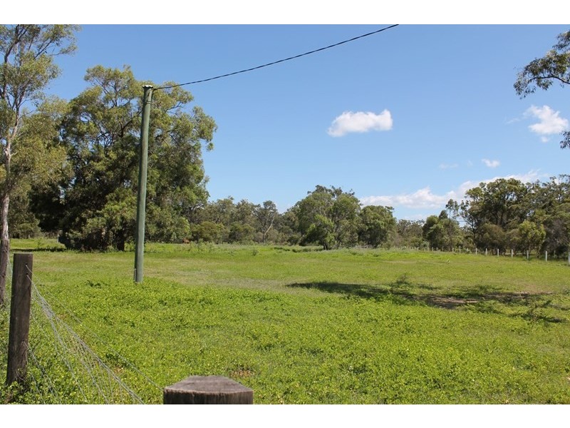 35 Robin Close, Moore Park Beach QLD 4670