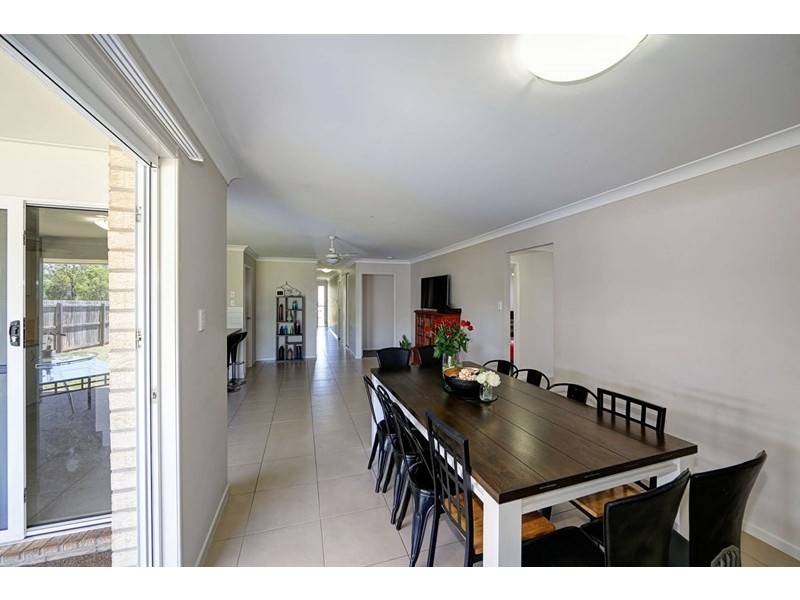 44 Neville Drive, Branyan QLD 4670