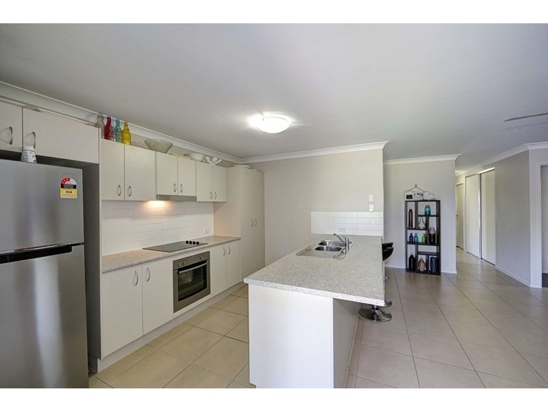 44 Neville Drive, Branyan QLD 4670